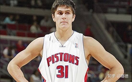 星空app-关于底特律活塞今晨官宣签约圣安东尼奥马刺战术微调备战欧篮联，今晚底特律活塞调整名单以备欧篮联瞬间刷屏的信息-星空app